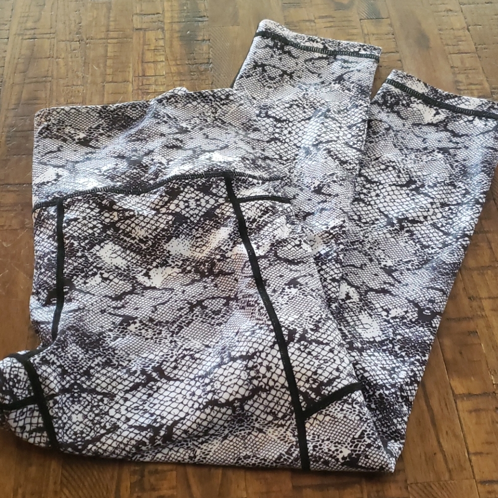 Zyia leggings